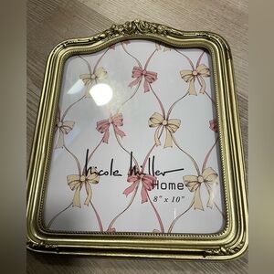 Nicole Miller 8 x 10 Gold Tone Vintage Style Picture Photo Frame Home Decor